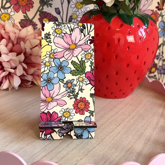 Load and play video in Gallery viewer, SHE&amp;#39;S A WILDFLOWER - MOBILE PHONE STAND
