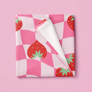 STRAWBERRY HEART CHECKBOARD BLANKET