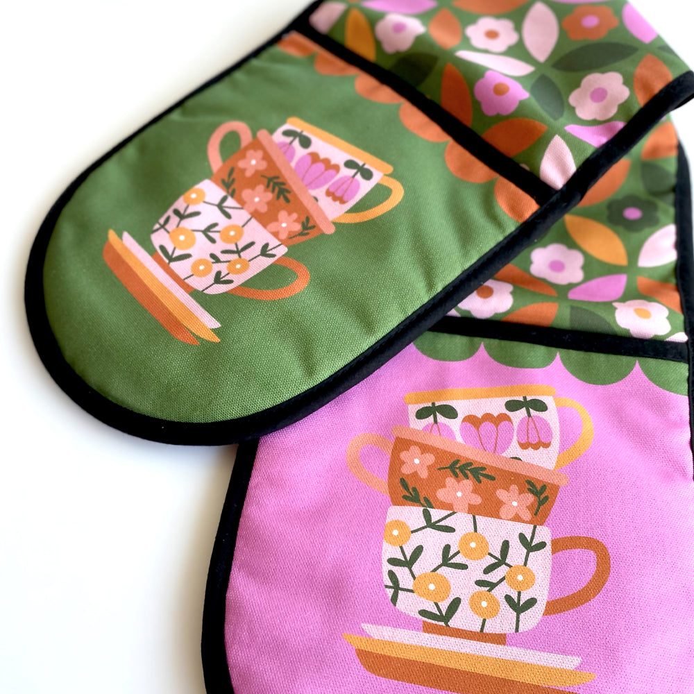 NEVER TOO MANY TEA CUPS - DOUBLE OVEN GLOVE